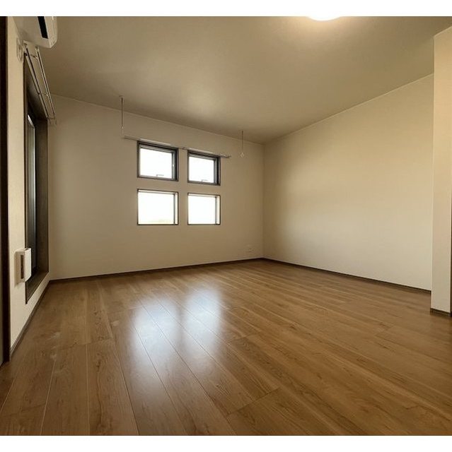 220305861