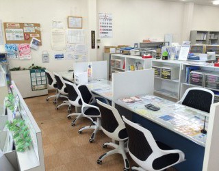 明るい店内へ是非お越し下さい！
お部屋探しの事、分からないことなど何でもご相談ください！