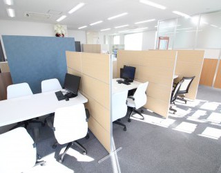 明るい店内へ是非お越し下さい！
お部屋探しの事、分からないことなど何でもご相談ください！
