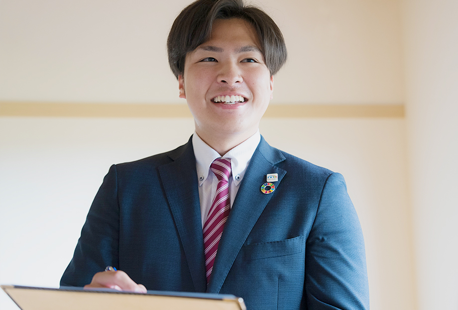 借りる時、買う時、貸す時、売る時、建てる時・・・私たちの仕事は、お客様の人生の節目に関わること。